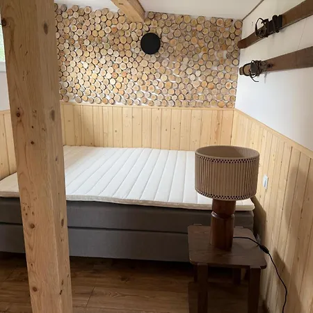 Σπίτι διακοπών Beautiful 1 Bedroom Among Fields Zdynia