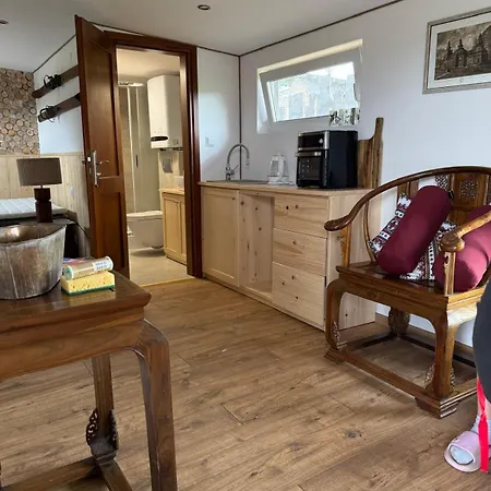 Beautiful 1 Bedroom Among Fields Сasa de vacaciones *