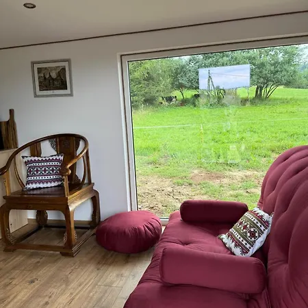 Beautiful 1 Bedroom Among Fields Сasa de vacaciones *